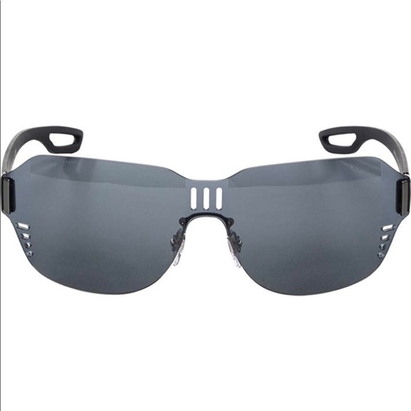 Prada Sunglasses with box - Picture 6 of 7